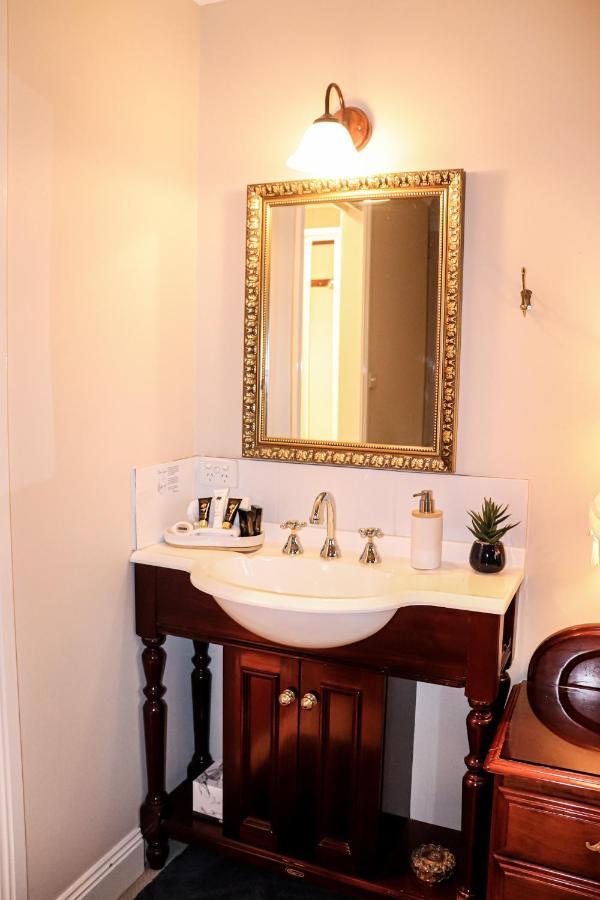 Plumes Boutique Bed & Breakfast Tamworth Exterior foto